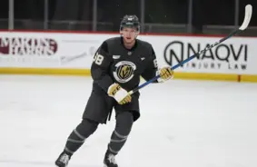 Latvijas hokeja cerības Bulāns un Uļjanskis nespēj iekļūt NHL komandās