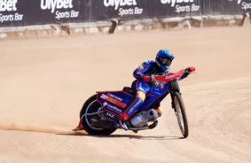 Latvijas spīdveja zvaigzne Andžejs Ļebedevs finišē 12. vietā aizraujošā "Grand Prix" Polijas posmā