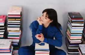 Lauras Juhņevičas izstāde "365": Dvēseliska gada dienasgrāmata un mīlestības veltījums debesīs galerijā "Smilga"