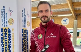 Lauris Strautmanis kļūst par Eiropas čempionu šaušanā, Latvijas komandām spoži panākumi