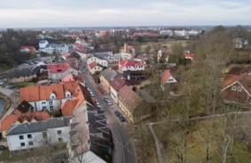 Lidijas Auzas Monumentālais Triptihs "Kurzeme" Talsos Iegūst Valsts Aizsardzību: Mūžīga Vērtība Latvijas Kultūras Ainā