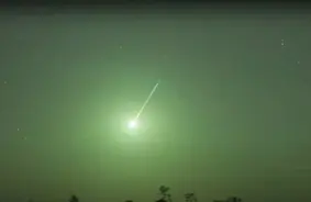 Lietuvā fiksēts iespaidīgs meteora sprādziens: tādu spožumu neviens vēl nav redzējis