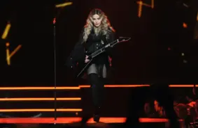 Madonna dalās ar satraucošām detaļām par sepsi: Četras dienas bezsamaņā intensīvajā terapijā