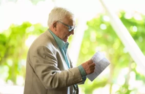 Maestro Raimonds Pauls Dzintaru koncertzālē piedzīvo emocionāli neierastu vakaru "Latvijas Radio 2" jubilejā, mūziku baidoties publikas rindās