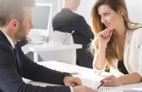 Maksājumi ar plaukstu, jauni "Lakto" jogurti un "Sēlijas" monēta: 6. oktobra ekonomikas aktualitātes