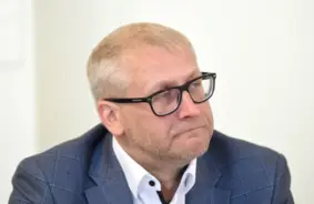 Māris Zusts Trešo Reizi Ievēlēts par Saldus Novada Domes Priekšsēdētāju: Stabilitāte un Jaunas Prioritātes Novada Attīstībai