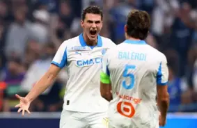 Marseļa pārsteidz PSG ar uzvaru Francijas futbola klasikā
