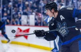 Mičels Mārners Pamet Toronto: Satricinošs "Paraksti un Aizmaini" Darījums ar Vegasas "Golden Knights"