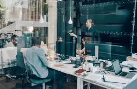 Microsoft atklāj smagu patiesību: bezgalīgās darba dienas un izdegšanas ēna virs darbiniekiem