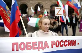 Mīts par Mūžīgajiem Uzvarētājiem: Bīstama Ilūzija Vēstures Spoguļos un Mūsdienu Sabiedrībā