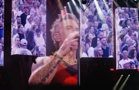 "Mums nav policijas!" Mežaparkā valda autostāvvietu haoss: Iedzīvotāji izmisumā katra koncerta laikā