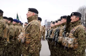 NATO Pārorientējas uz Rīcību: Latvijas Artilērijas un Pretgaisa Aizsardzības Spēju Vēsturisks Stiprinājums Pēc Hāgas Samita