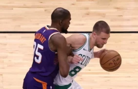 NBA Bumba Karsta: Fīniksas "Suns" Rūpīgi Izpēta Iespēju Iegūt Kristapu Porziņģi Maiņas Darījumā