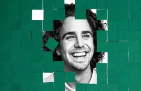 Nacionālā teātra jauniešu izrāde «Bastardi» atklāj pusaudžu emociju virpuli un skolas pieredzi