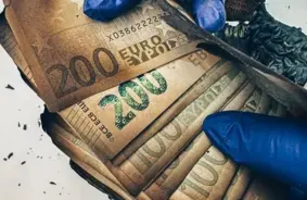 Neiedomājams stāsts no Lietuvas: ģimene sadedzina ietaupījumus grilā, bet tos tomēr atgūst