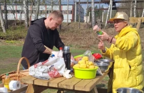 Neizskaidrojams vandālisms Gaujmalā: nežēlīgi izdemolēta dziedātājas Lienes Šomases iemīļotā atpūtas vieta "Pa zoino"