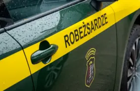 Nepieredzēts spiediens: Valsts robežsardze atvaira simtiem nelikumīgu robežšķērsotāju mēģinājumu no Baltkrievijas