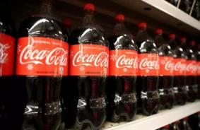 Niedru Cukurs Atgriežas "Coca-Cola" ASV Tirgū: Trampa Loma un Garšas Revolūcija