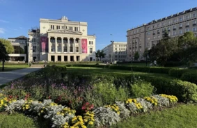 Operas skvēra Simfoniskās mūzikas dobe triumfē Baltijas puķu dobju festivālā Rīgā