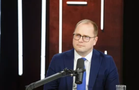 Opozīcijas Mūris Pret Čudaru: VARAM Ministra Kandidāta Liktenis Saeimā Spriedzes Pilnā Balsojumā