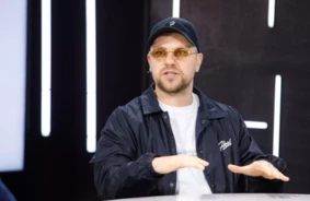 Ozols Šokē Rīgu ar Koncertu no Loga Palodzes: Kimmel Kvartāla Atklāšana Kļūst par Vēsturi