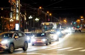 Piektdienas vakarā Rīgā uz Vecāķu prospekta izveidojās pamatīgs sastrēgums