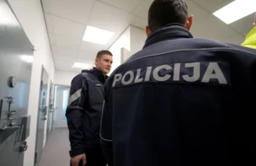 Policija Aiztur Pārgalvīgu Lombardu Laupītāju Rīgā: Punktam Noziegumu Sērijai