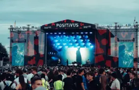 «Positivus» festivāls Lucavsalā: daudzveidība, jaunas vēsmas un pulsējošs piedzīvojums