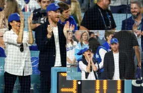 Princis Harijs un Megana Mārkla – romantiskā beisbola spēles vakarā Losandželosā