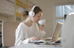 Produktivitātes revolūcija: Vai 75/33 ir jaunais zelta standarts efektīvam darbam un labsajūtai?