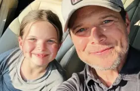 Prokurors pieprasa aizliegt Holivudas zvaigznes Skota Vulfa sievai izmantot sociālos tīklus