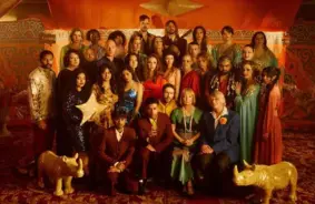 Reperis Fiņķis Pārsteidz ar Dubultsinglu un Režisora Debiju: Dzīves Baudīšana no Saūda Arābijas Tuksneša līdz Latvijas Skatuvēm