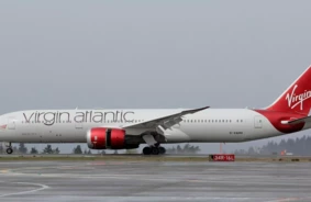 Revolūcija debesīs: Virgin Atlantic kļūst par pirmo Lielbritānijas aviokompāniju ar Starlink Wi-Fi un MI konsjeržu
