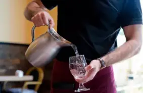 Revolucionārs atklājums: Kāpēc piens var būt hidratējošāks par ūdeni? Jauni dati satricina mūsu priekšstatus