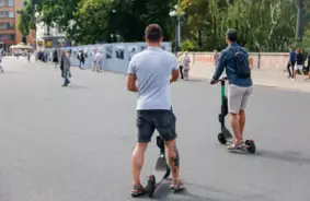 Rīga Dzīvo Svētku Ritmos: Būtiski Satiksmes un Mikromobilitātes Ierobežojumi XIII Skolu Jaunatnes Dziesmu un Deju Svētku Laikā