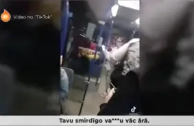 Rīgā aizturēts vīrietis par huligānismu un draudiem biļešu kontrolierim sabiedriskajā transportā