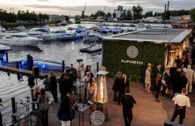 Rīgā atklāts "ExPorto": vērienīgs centrs ar šovu uz ūdens un jahtklubu