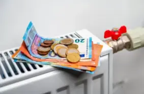 Rīga cīnās par siltuma rēķinu samazināšanu: komitejas sēde un vadības maiņas sola pārmaiņas