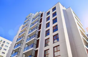 Rīgā tapšanas ceļā 732 jauni mājokļi speciālistiem