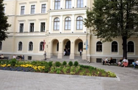 Rīgas Vidusskolās Pārsteidzošs Starts: Pirmajā Dienā Jau 3600 Pieteikumi Uz 10. Klasēm