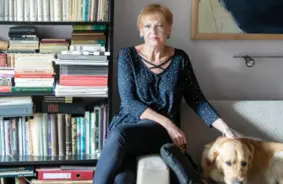Rīgas dome draud izlikt rakstnieci Gundegu Repši no mājokļa pēc vairāk nekā 20 gadiem