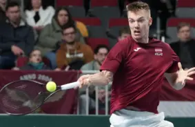 Roberts Štrombahs piedzīvo sāpīgu zaudējumu Vācijas "Challenger" turnīrā, neizmantojot četras mačbumbas