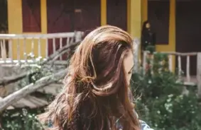 Rudens matu pārmaiņas: aktuālākās tendences griezumos, toņos un kopšanā 2024. gadā