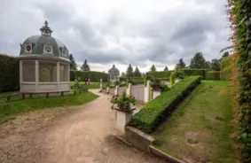 Rundāles pils un krāšņais dārzs: Baltijas baroka dārgakmens, kas dzīvo un plaukst