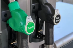Saeima Pavērs Durvis Pašmāju Degvielas Ražošanai: Ceļš uz Enerģētisko Neatkarību un Zaļāku Nākotni
