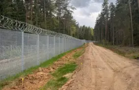 Saeima Steidzamības Kārtā Stiprina Latvijas Austrumu Robežu: Pieņemts Likums Par Infrastruktūras Izveidi Un Īpašumu Atsavināšanu