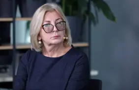 Saeimas Deputāte Skaidrīte Ābrama Pamet “Progresīvos”, Atstājot Koalīciju uz Trausla Vairākuma Sliekšņa