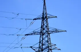 Saldū tūkstošiem mājsaimniecību uz vairākām stundām paliek bez elektrības tehnoloģiska traucējuma dēļ