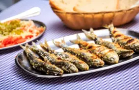 Sardīnes: lētāka un veselīgāka zivs, kas pārspēj lasi