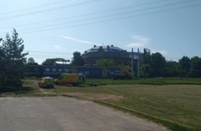 Sarkandaugavā Vilciens Nāvējoši Uzbrauc Pārim: Varonošs Glābšanas Mēģinājums Beidzas ar Traģēdiju un Haosu Skultes Līnijā